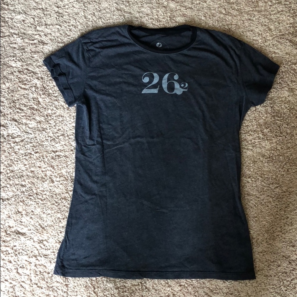 EUC Oiselle women’s XL 26.2 marathon tee